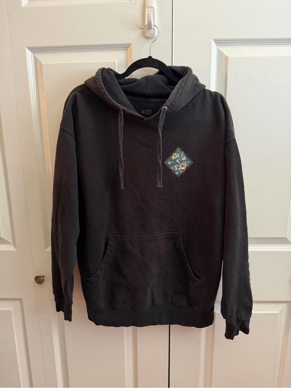 5 for $25! Salty Crew Black Hoodie